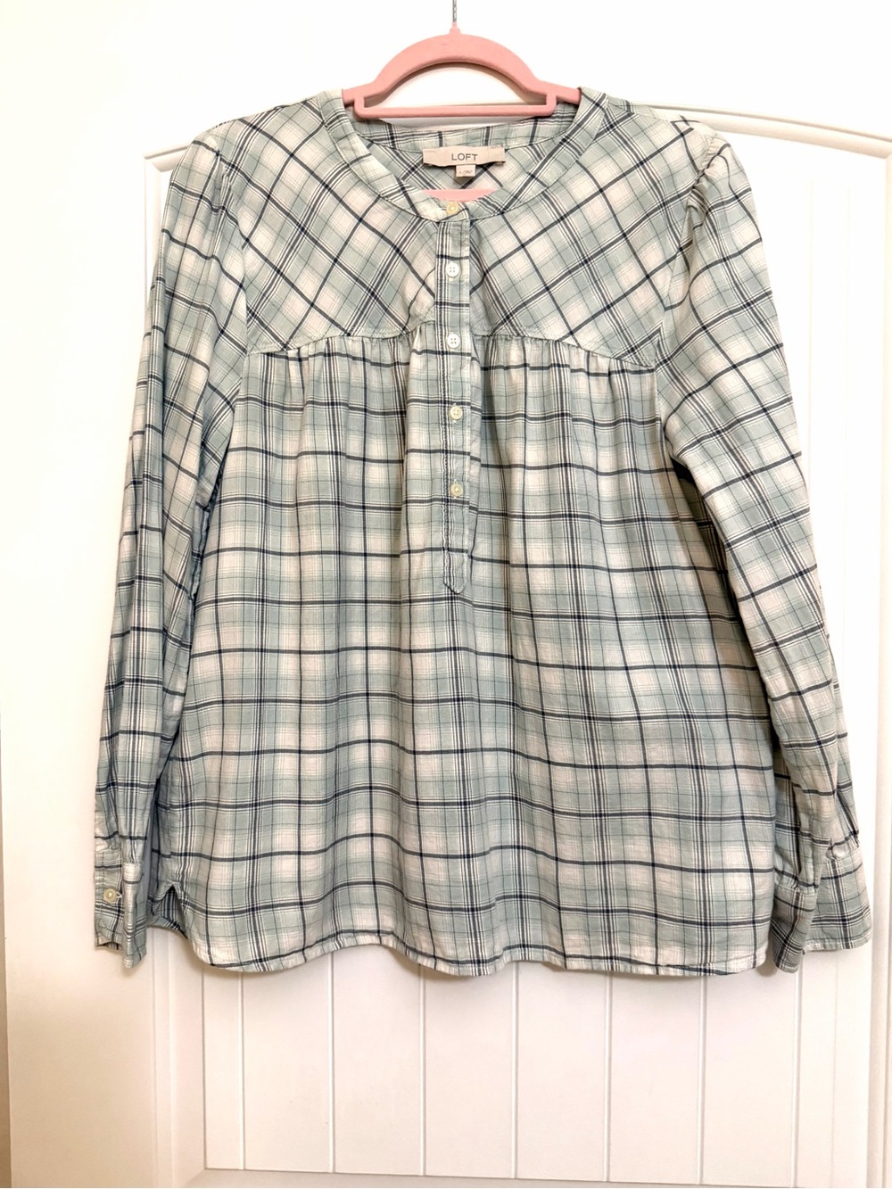 LOFT Light Green/Sage & White Plaid Button-Front Blouse Sz. Large